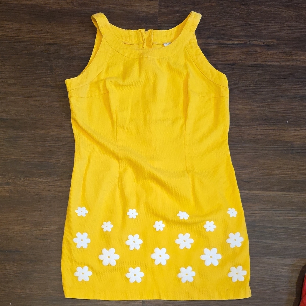 Medium Yellow Sleeveless Midi Dress with White Floral Appliqués